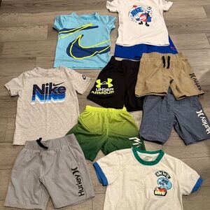 Boys size 5 Nike clothing